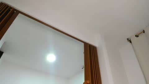 Snapshot of taniabonnet_ chatting on 10-11-25, 01:27 taniabonnet online show from 10-11-25, 01:27