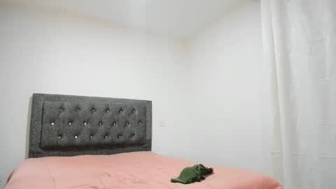 Snapshot of taniabonnet_ chatting on 12-18-25, 11:22 taniabonnet online show from 12-18-25, 11:22