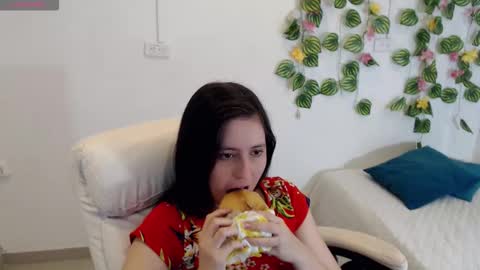 Tania  online show from 11-18-25, 03:38