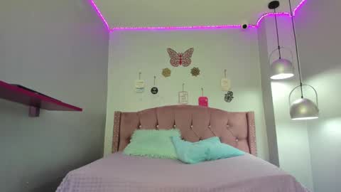 Snapshot of tanit_angels chatting on 02-28-25, 11:03 TANIT ANGELS online show from 02-28-25, 11:03