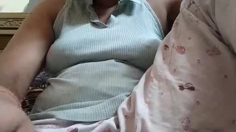 taniya_roy4628 online show from 04-27-26, 06:55