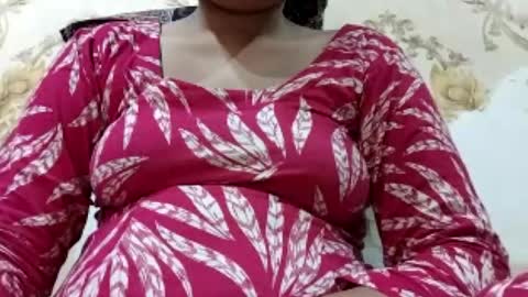 Snapshot of taniya_roy4628 chatting on 06-16-26, 02:25 taniya_roy4628 online show from 06-16-26, 02:25