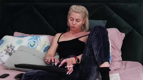 tanyaGrey online show from 03-05-26, 07:48