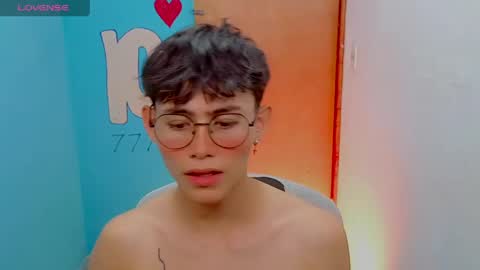 Snapshot of tanjiro_cute chatting on 05-19-26, 03:02 Andres online show from 05-19-26, 03:02
