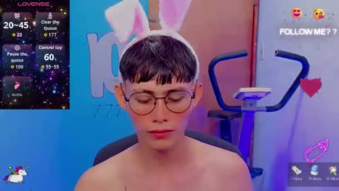 Snapshot of tanjiro_cute chatting on 06-10-26, 04:01 Andres online show from 06-10-26, 04:01