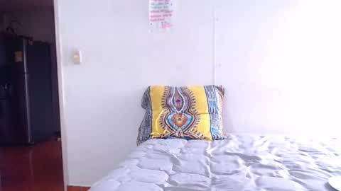 Snapshot of tantricroots chatting on 02-23-25, 07:49 Angeline Follow online show from 02-23-25, 07:49