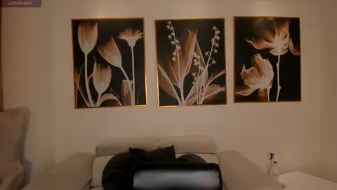 Snapshot of taralawrence chatting on 02-05-26, 03:22 Tara Lawrence online show from 02-05-26, 03:22