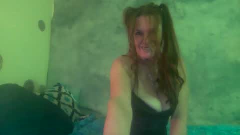 Snapshot of taralynn7136 chatting on 01-09-25, 05:34 tara lynn online show from 01-09-25, 05:34