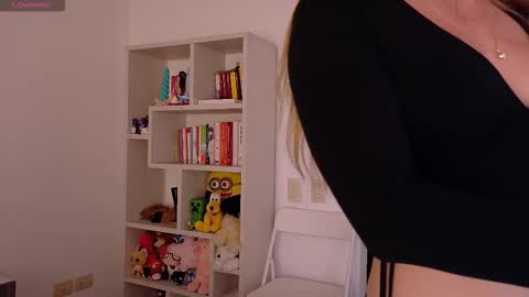 Tara White online show from 03-05-26, 09:11