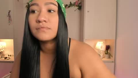 Snapshot of tarawiilson_ chatting on 06-11-26, 04:32 T A R A online show from 06-11-26, 04:32