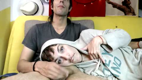 T  J   online show from 05-14-26, 06:20