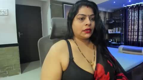 Snapshot of tarivishu23 chatting on 10-23-25, 02:33 tarivishu23 online show from 10-23-25, 02:33