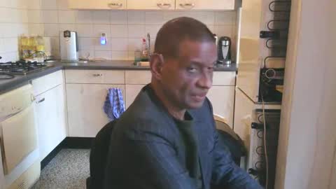 Snapshot of tarpat_20 chatting on 11-20-25, 10:48 Genaro Thode online show from 11-20-25, 10:48