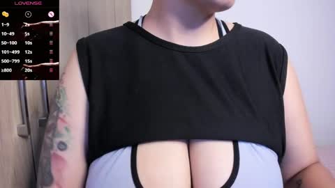 Snapshot of tarrant_ chatting on 05-10-26, 02:39 tarrant_ online show from 05-10-26, 02:39