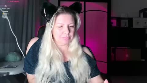 Tasha  Moon online show from 10-30-25, 04:19