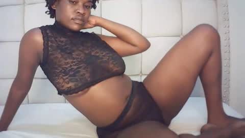 tashababy1 online show from 10-10-25, 12:04