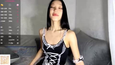 Viola online show from 10-15-25, 06:24