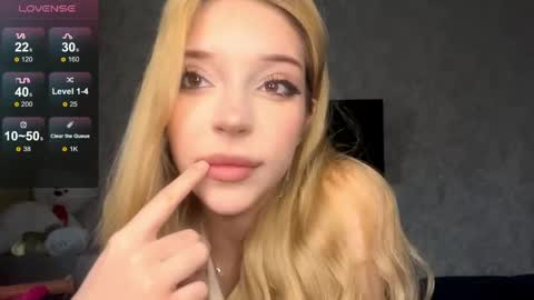 Viola online show from 04-27-26, 04:21