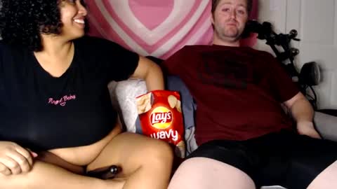 Snapshot of tasteekitty chatting on 02-14-25, 03:11 Tastee Kitty online show from 02-14-25, 03:11