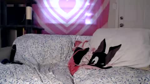 Snapshot of tasteekitty chatting on 09-25-25, 04:54 Tastee Kitty online show from 09-25-25, 04:54