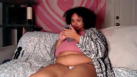 Snapshot of tasteekitty chatting on 10-07-25, 08:11 Tastee Kitty online show from 10-07-25, 08:11