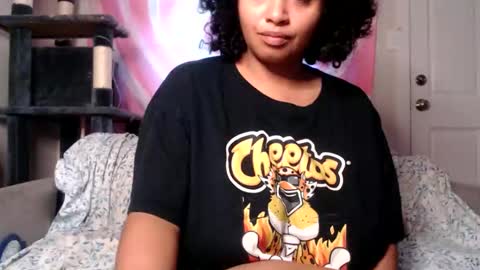 Snapshot of tasteekitty chatting on 10-29-25, 05:04 Tastee Kitty online show from 10-29-25, 05:04