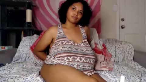 Snapshot of tasteekitty chatting on 11-11-25, 02:22 Tastee Kitty online show from 11-11-25, 02:22