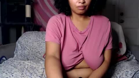 Snapshot of tasteekitty chatting on 11-23-25, 08:36 Tastee Kitty online show from 11-23-25, 08:36