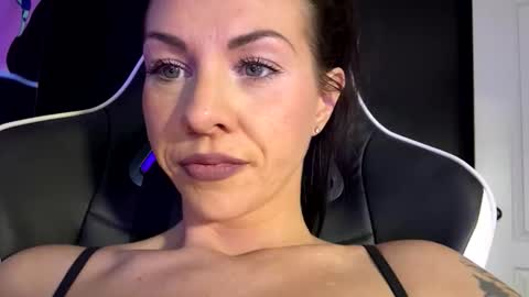 tastemecaroline online show from 12-17-25, 02:06