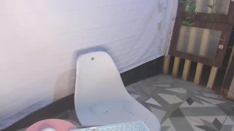 tasteofinnocentxx online show from 10-10-25, 01:37