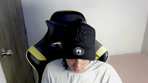 Snapshot of tatannn_ chatting on 11-10-25, 06:40 T A T A N online show from 11-10-25, 06:40