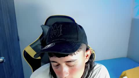 Snapshot of tatannn_ chatting on 11-14-25, 08:07 T A T A N online show from 11-14-25, 08:07