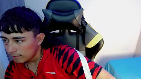 Snapshot of tatannn_ chatting on 11-17-25, 08:14 T A T A N online show from 11-17-25, 08:14