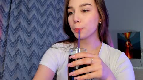 Snapshot of tate_angel chatting on 12-06-24, 04:17 Tate online show from 12-06-24, 04:17