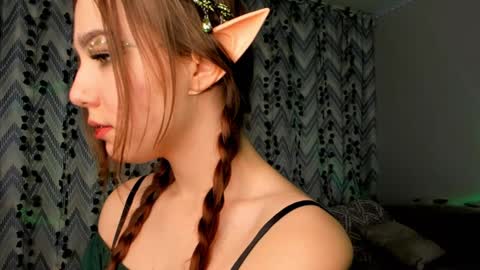 Snapshot of tate_angel chatting on 12-11-24, 05:15 Tate online show from 12-11-24, 05:15