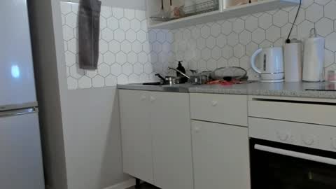 Snapshot of tate_angel chatting on 12-15-24, 07:31 Tate online show from 12-15-24, 07:31