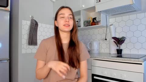 Snapshot of tate_angel chatting on 01-19-25, 06:21 Tate online show from 01-19-25, 06:21