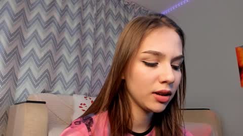 Snapshot of tate_angel chatting on 02-05-25, 06:15 Tate online show from 02-05-25, 06:15