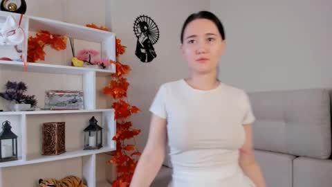 Snapshot of tate_west chatting on 01-21-25, 05:05 Lizzy online show from 01-21-25, 05:05