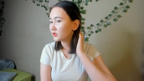 Snapshot of tate_west chatting on 02-08-25, 03:52 Lizzy online show from 02-08-25, 03:52