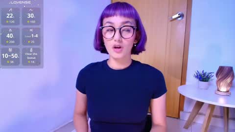 Snapshot of tati_cardenas chatting on 05-17-26, 04:32 AME online show from 05-17-26, 04:32