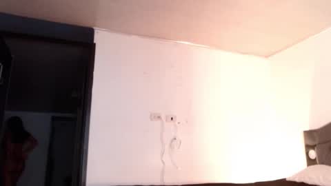 Tati Garcia online show from 10-20-25, 12:22