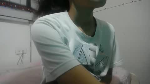 Snapshot of tati_latina24 chatting on 10-16-25, 08:21 tati_latina24 online show from 10-16-25, 08:21