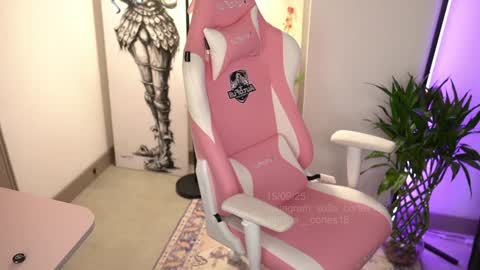 Snapshot of tatiana__cortes18 chatting on 09-15-25, 05:02 Sofia  But You can call me Sofi online show from 09-15-25, 05:02