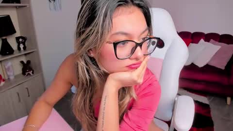 tatiana_mendoza online show from 12-01-25, 05:07