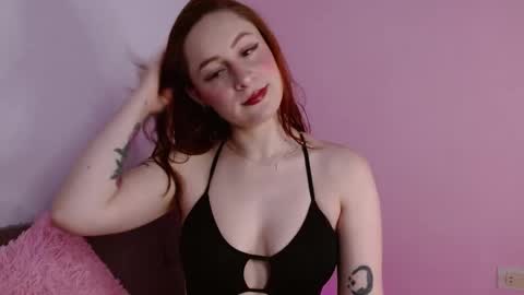 Snapshot of tatianayj chatting on 09-10-25, 12:43 Tatis online show from 09-10-25, 12:43