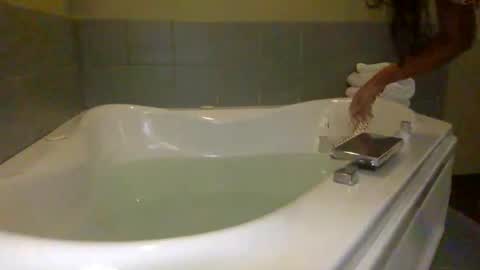 Tatianna Marie online show from 12-31-24, 10:34