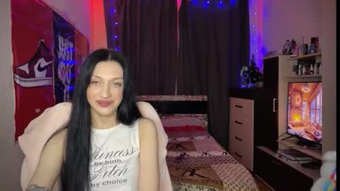 tatika_williams online show from 12-18-25, 01:39