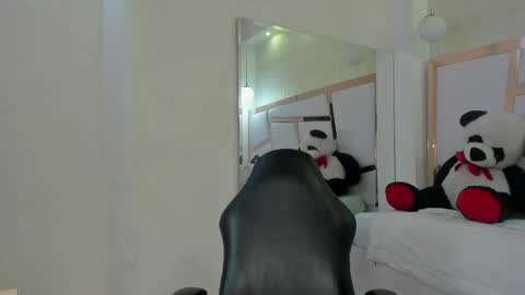 Snapshot of tatikanyx chatting on 05-28-26, 12:02 tatikanyx online show from 05-28-26, 12:02