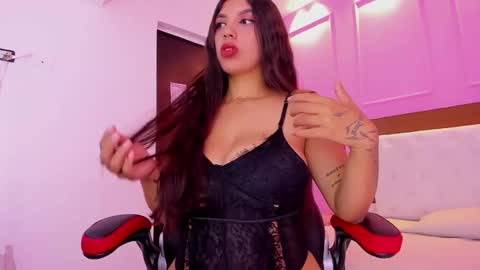 Snapshot of tatilarson chatting on 02-27-25, 01:17  TATI online show from 02-27-25, 01:17